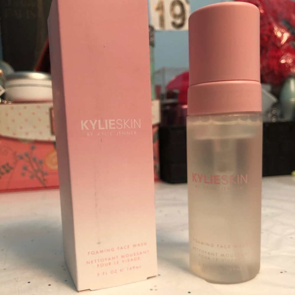 Unused! Foaming face wash